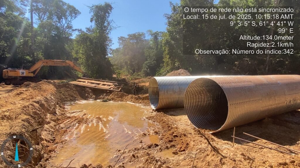 instalação de tubos Armânicos metálicos na rodovia MT-206