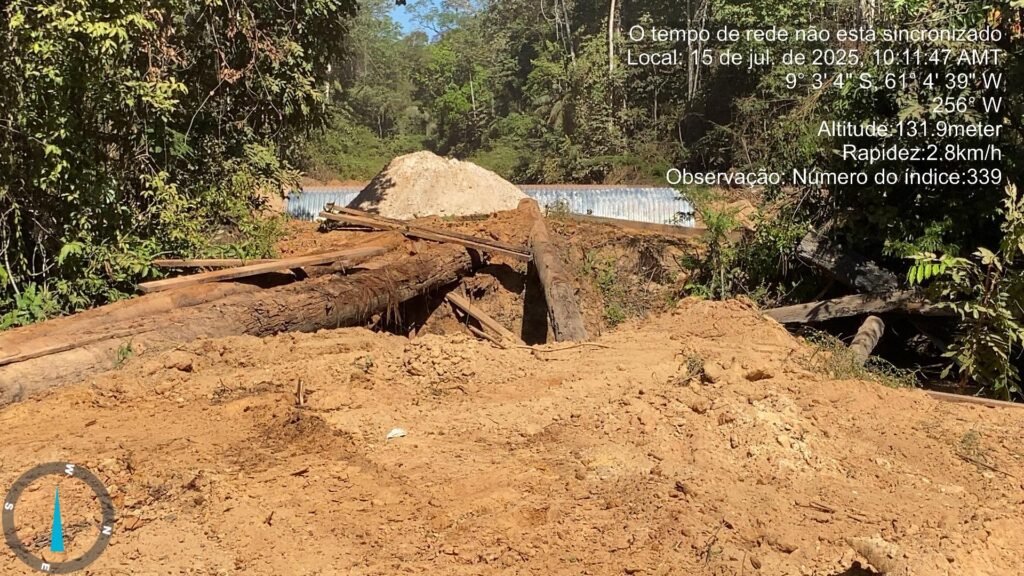 instalação de tubos Armânicos metálicos na rodovia MT-206