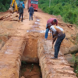 Início da construção/ reforma das pontes, cascalhamento e…
